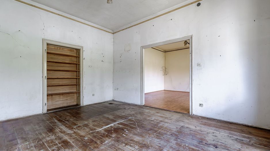 Casă cu teren de 716 mp pe strada Dorobanți, Pârneava. - Poză 4