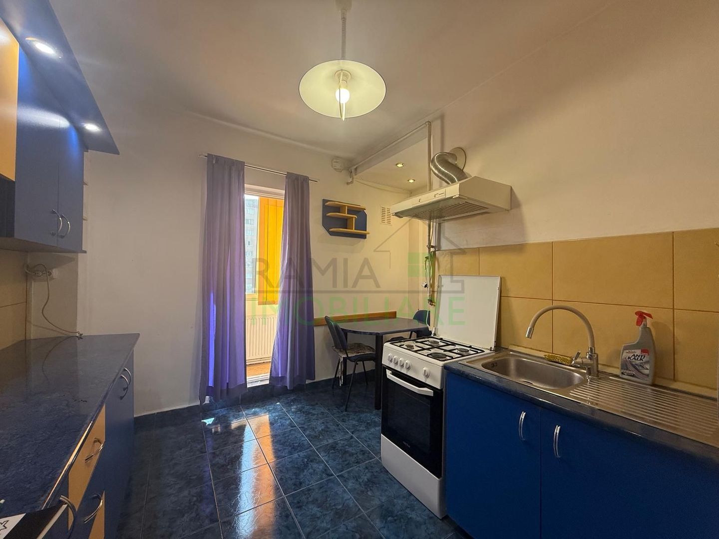 Apartament 3 camere decomandat cu 2 băi în Calea București - Poză 6