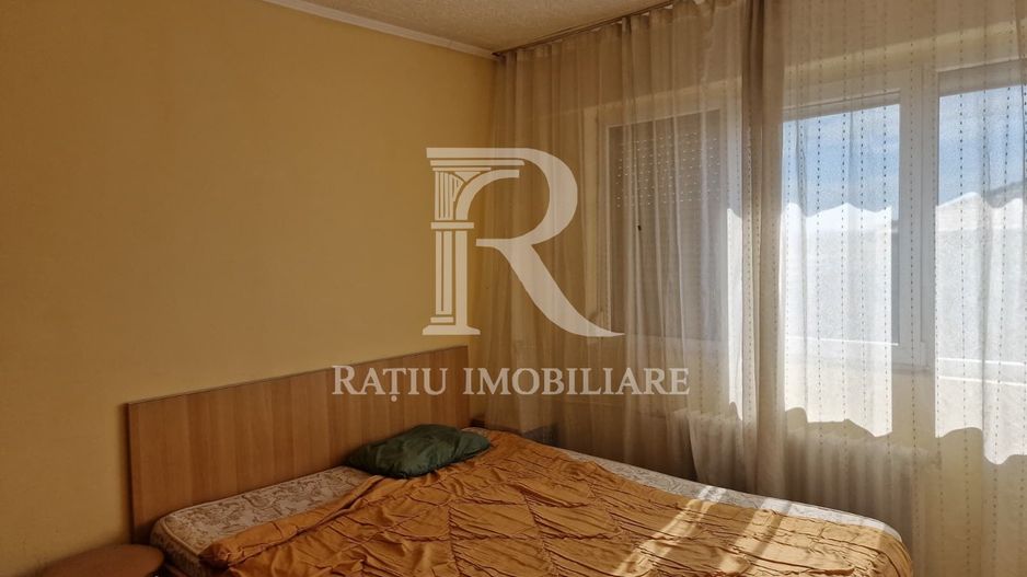 Apartament cu 3 camere de vanzare | Zona Nufarul | Oradea | - Poză 11