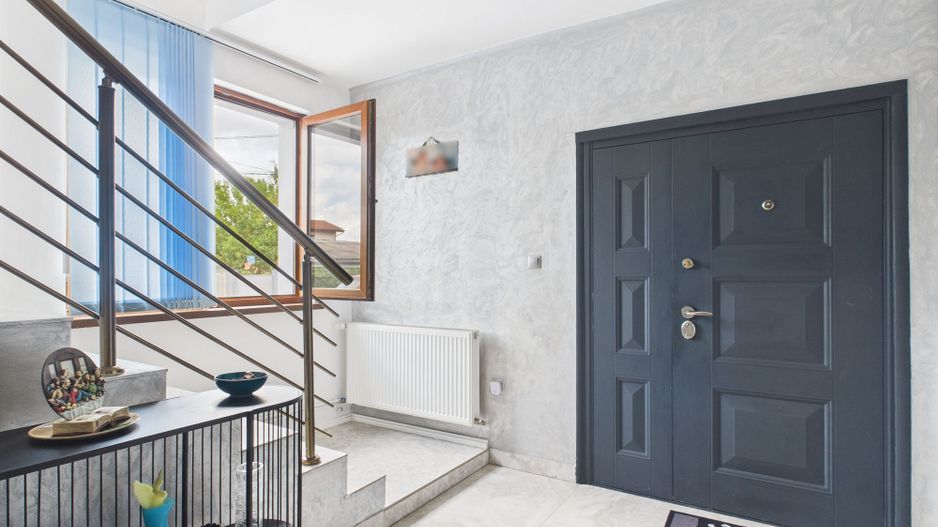 Vilă spațioasă cu 6 camere în Dumbrăvița - Poză 4