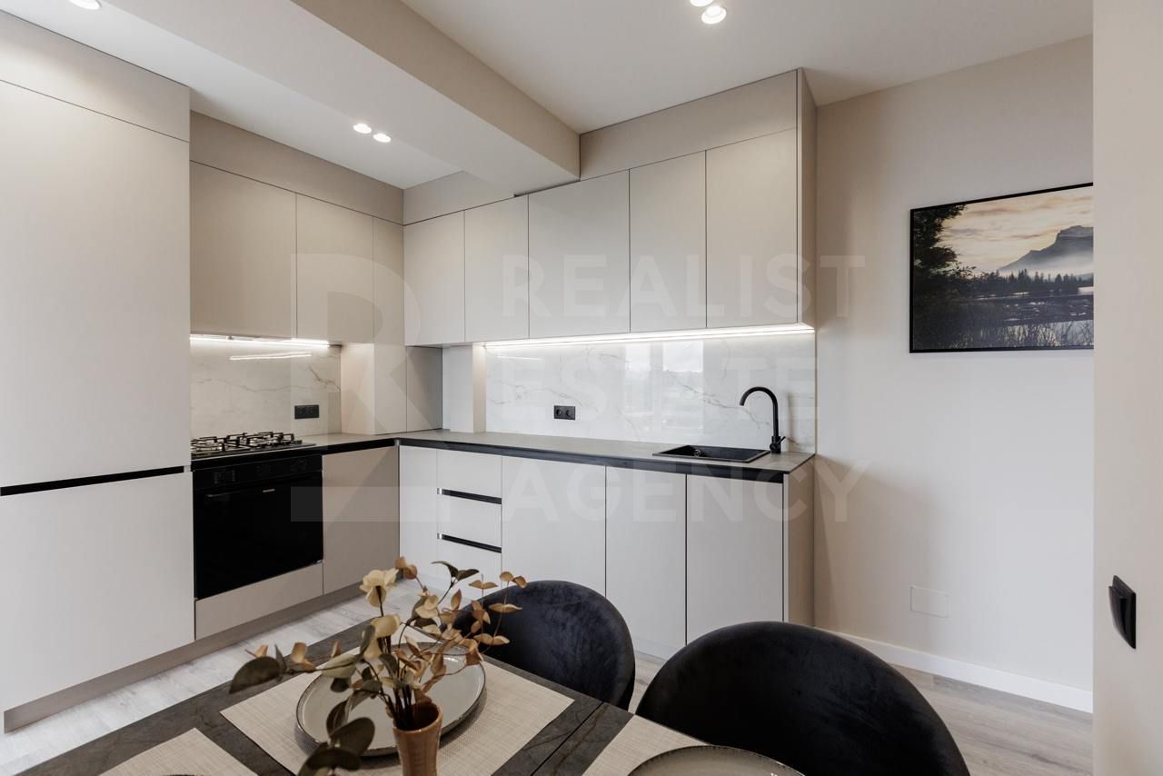 Vânzare, apartament, 2 camere + living, strada Calea Ieşilor, Sculeni - Poză 5