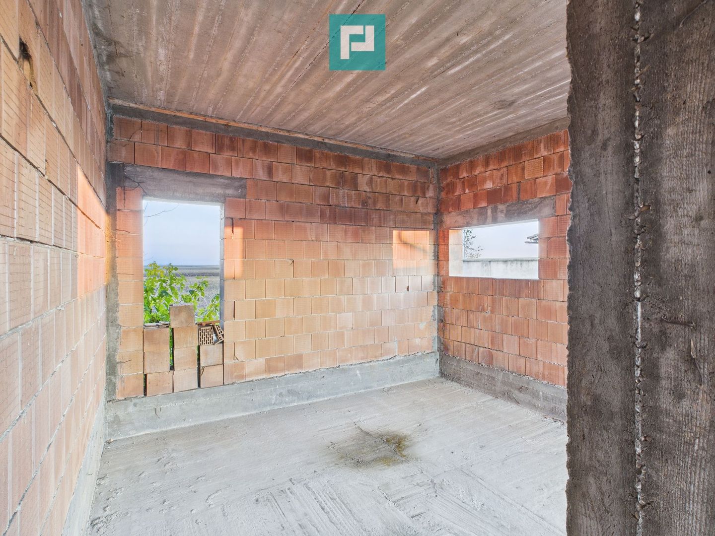 Proprietate impresionantă între Curtici și Macea - Poză 11