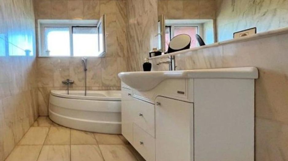 Un refugiu contemporan I Casă P+1 din complex intim I Dumbravița - Poză 13