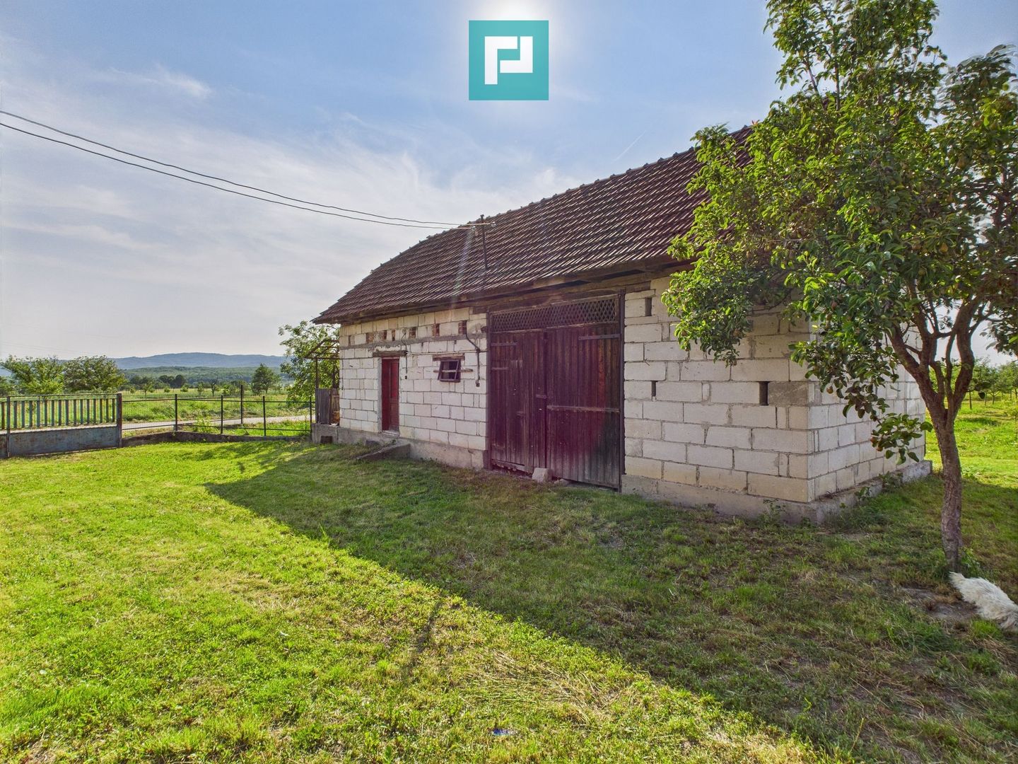 Casă cu teren de 4707 mp în Hălmăgel, județul Arad - Poză 18