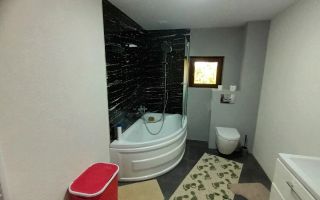 Casă modernă, 4 camere, curte generoasă, Poiana (Deleni) - Poză 4