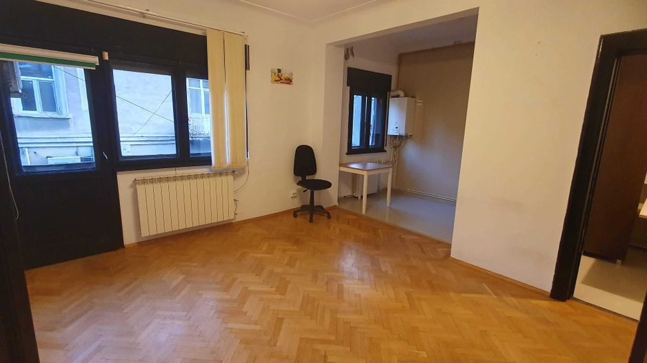 Apartament 2 camere in vila, stradal Dorobanți doua balcoane, două băi - Poză 2