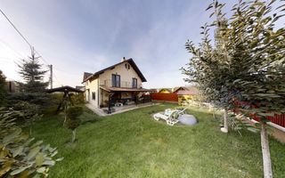 Casă spațioasă de închiriat cu 4 camere + panouri fotovoltaice-Corunca - Poză 1