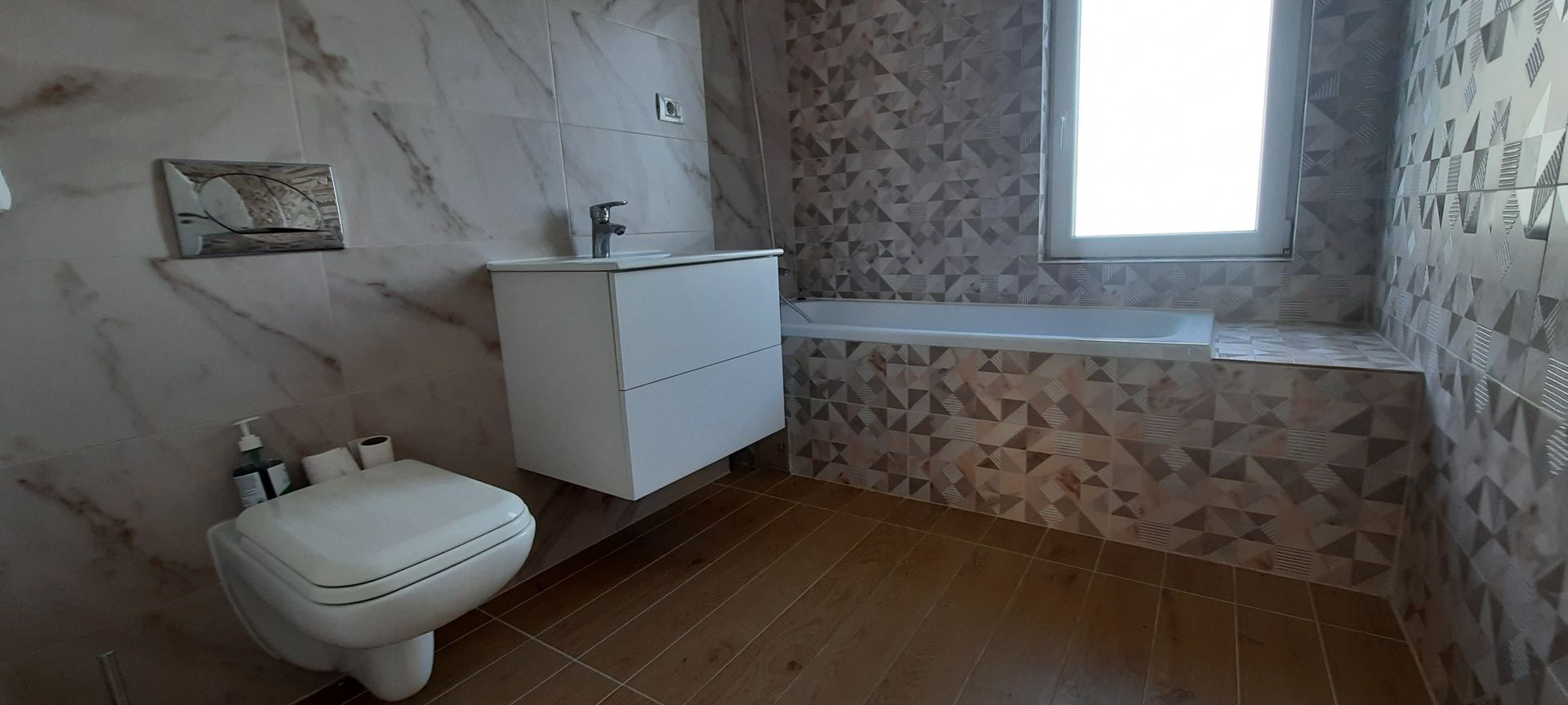 Apartament cu 3 camere. - Poză 10