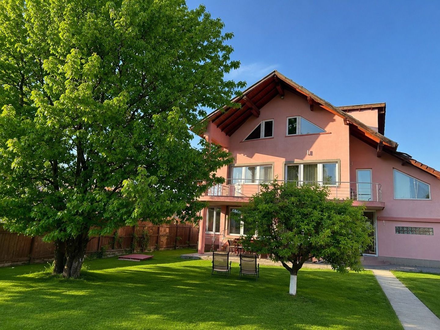 Casă spațioasă în Cristian, Brașov | 223 mp utili | teren 1.000 mp - Poză 1