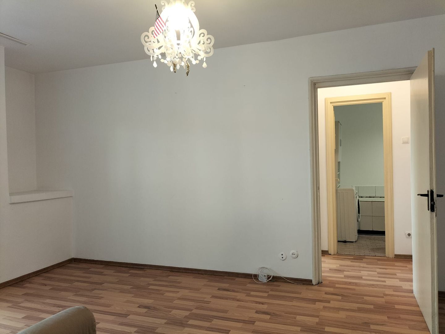 Inchiriere apartament 2 camere zona 1 Mai langa statia Metrou - Poză 4