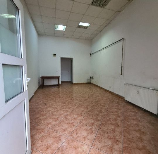 Spațiu de ÎNCHIRIAT CENTRAL - Poză 4