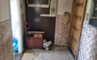 Vand apartament 2 camere zona Trandafiru - Poză 4