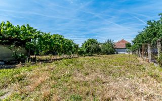 Casă cu teren 1018 mp și 2 fronturi stradale- Bujac - Poză 4