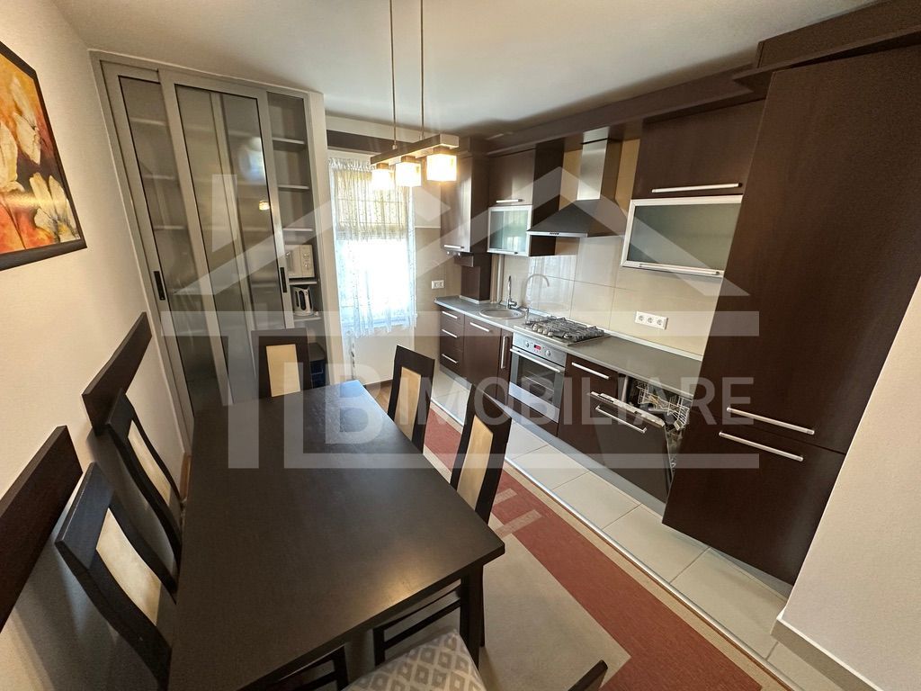 Apartament cu 3 camere, 90mp, decomandat, Zona EON - Poză 3
