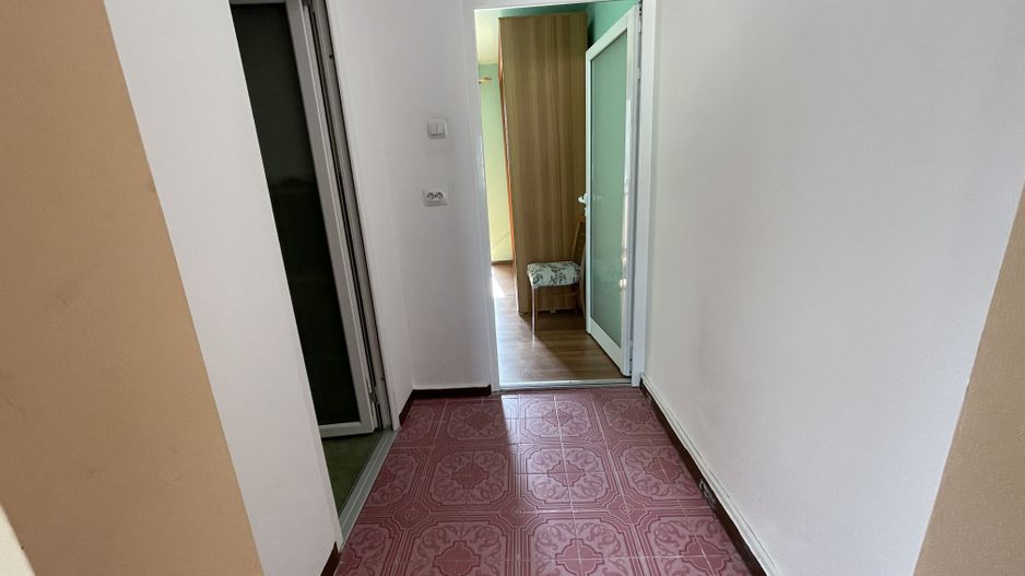 Apartament spațios cu două camere, etajul 4 cu acoperiș. - Poză 15