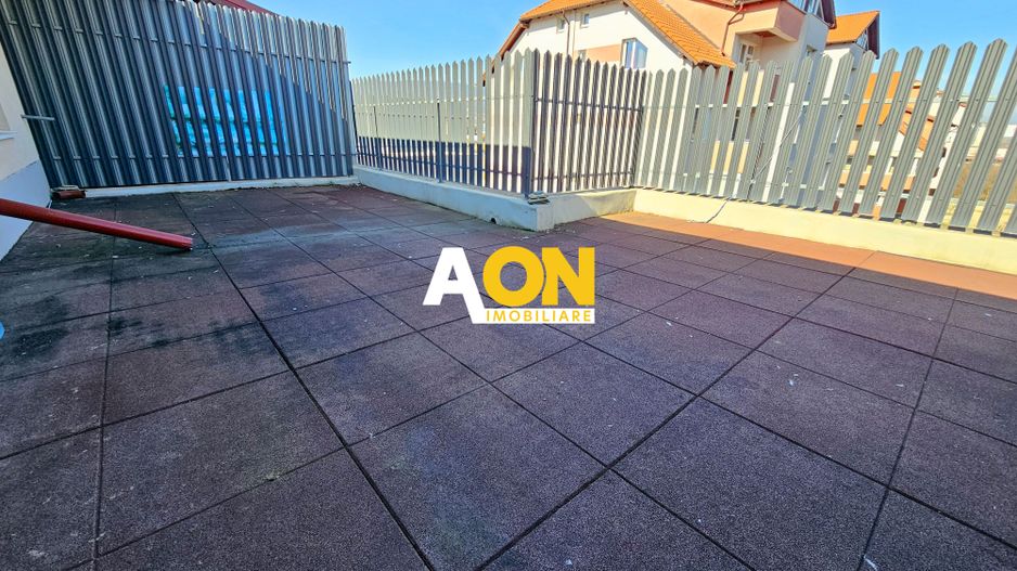 Penthouse pe două niveluri, panouri solare, terasă de 50 mp, boxă - Poză 12