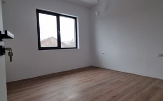 Reședință Modernă cu Finisaje Distinse - Poză 24