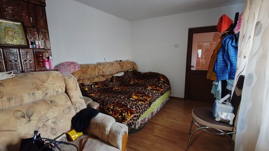 CASA IN POPESTI LEORDENI, RENOVATA, CURTE, MOBILAT-UTILATA - Poză 5