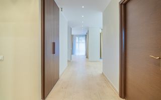 Vanzare - vila spatioasa cu gradina - Condominiu - Iancu Nicolae - Poză 5