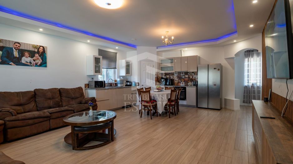 Casa spectaculoasa | Stil autentic canadian | 795 mp Teren - Poză 4
