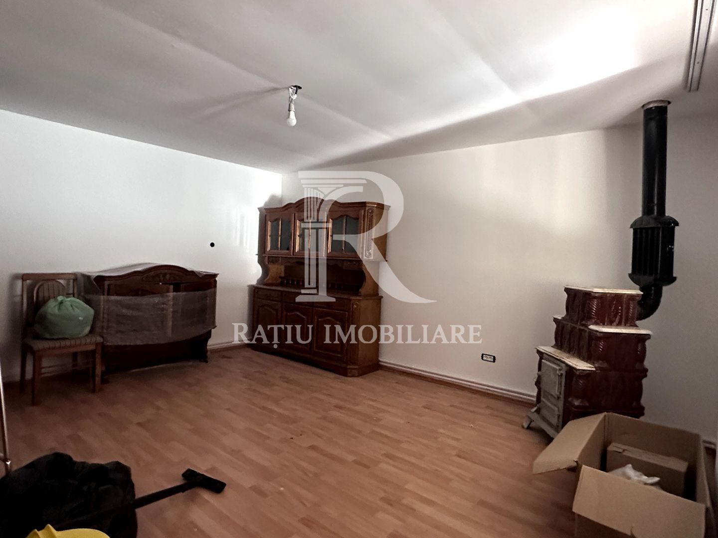 Casa cu anexe si pivniță | Teren intravilan generos | Sannicolau Roman - Poză 4