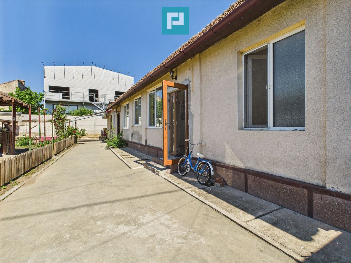 Casă cu 4 camere în Pârneava - Poză 2