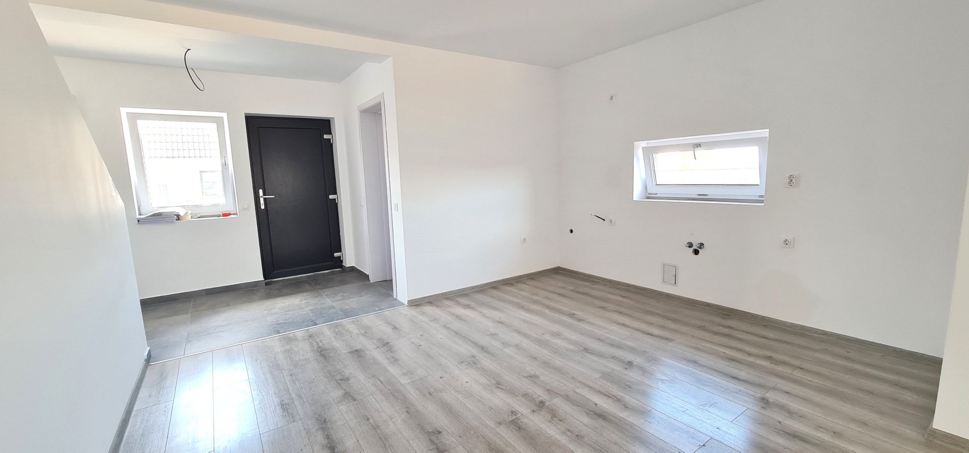 Casa finalizata intabulata in Cartier Izvor Tarlungeni Brasov - Poză 3