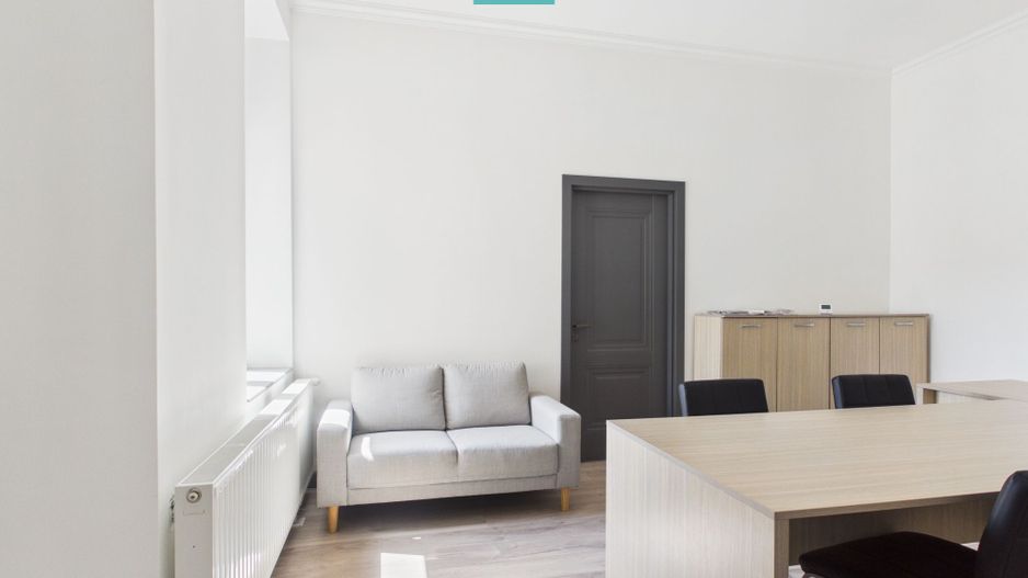 Spațiu central Jiga – birou sau locuință - Poză 4