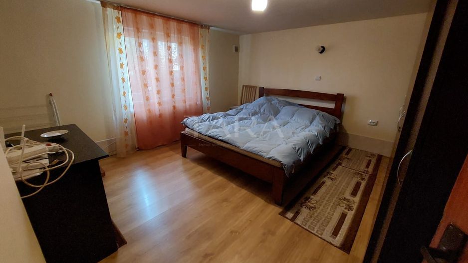 Casă cu potențial în Gruia – 4 camere, pod generos, zonă liniștită! - Poză 3