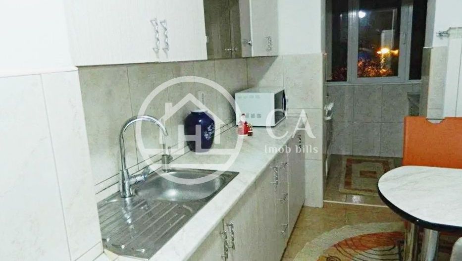 Apartament cu 3 camere de inchiriat in zona Rogerius, Oradea - Poză 6