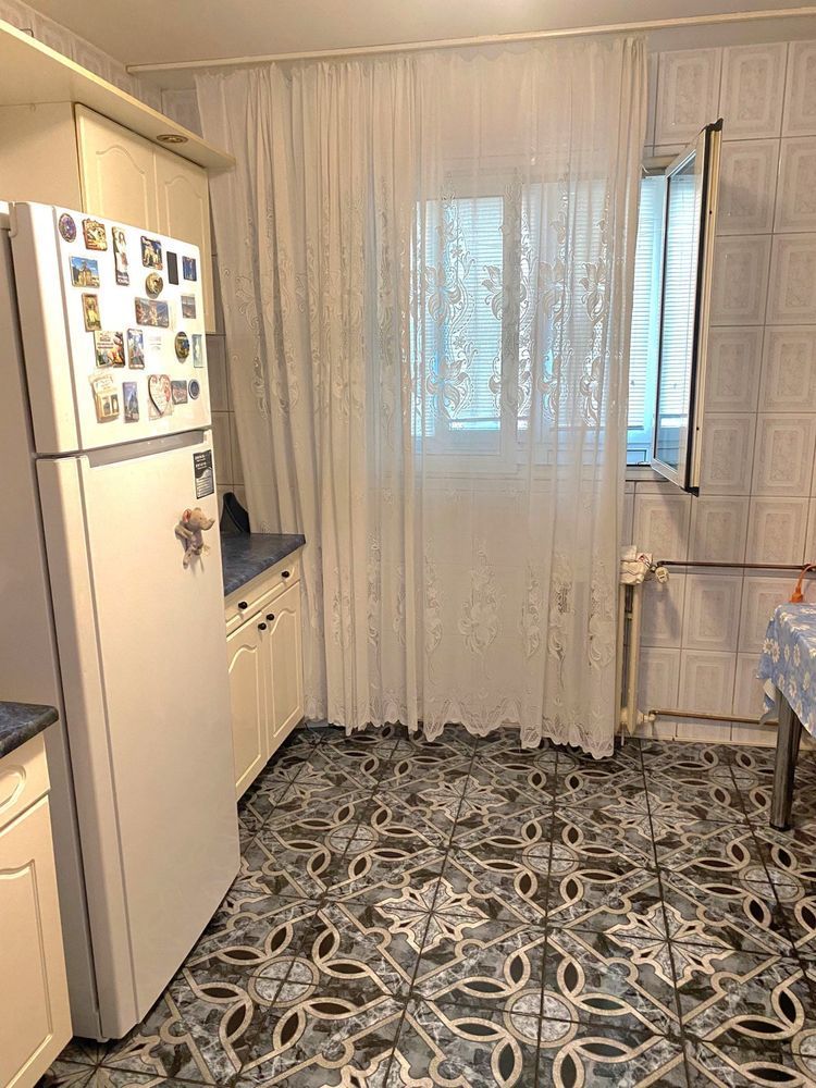 Vanzare apartament 3 camere-Titan, bloc 1980, 2 bai - Poză 2