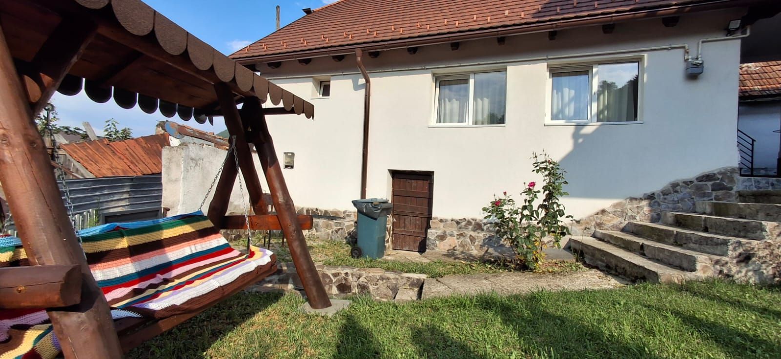 Casă de închiriat, 2 camere, Schei - Str. Pajistei - Poză 1
