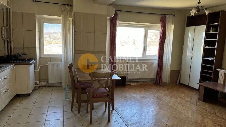 GARA - ARCU - 3 CAMERE DECOMANDAT - Poză 2