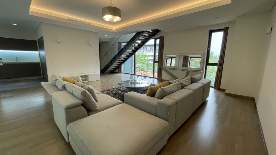 APARTAMENT SPATIOS DE LUX CU 4 DORMITOARE LA INCHIRIERE IN PRIMAVERII - Poză 1