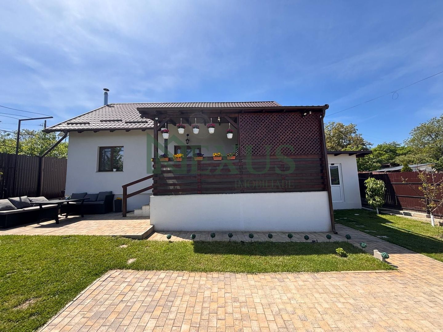 Casă nouă de vânzare în Mărgineni, județul Bacău - Poză 1