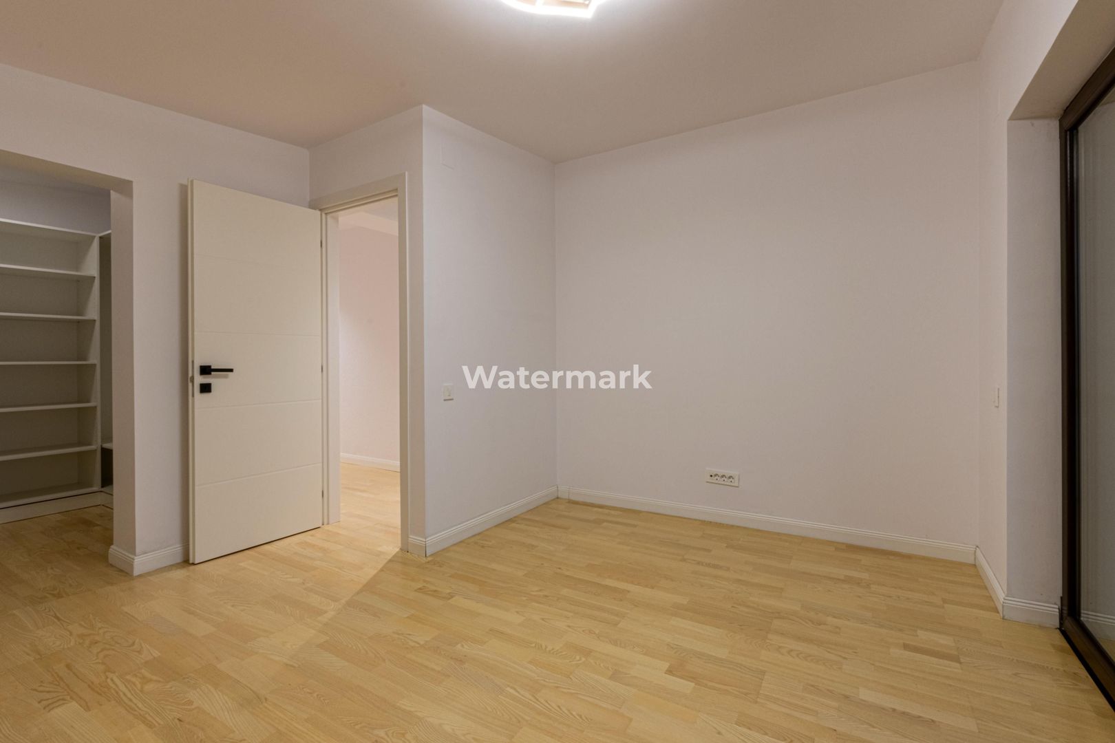 Apartament cu 4 camere de închiriat în zona Alexandru cel Bun - Poză 11