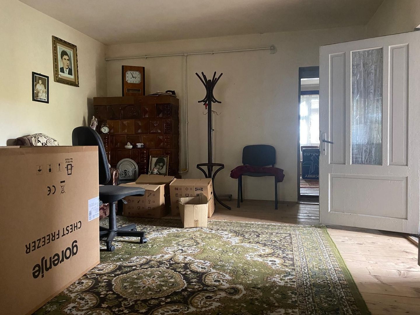 Vanzare casă cu teren generos în Săcueni, la 15 minute de Târgoviște - Poză 5