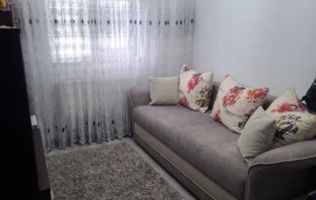 Apartament cu 3 camere/ 54mp/ zona Gradinari
