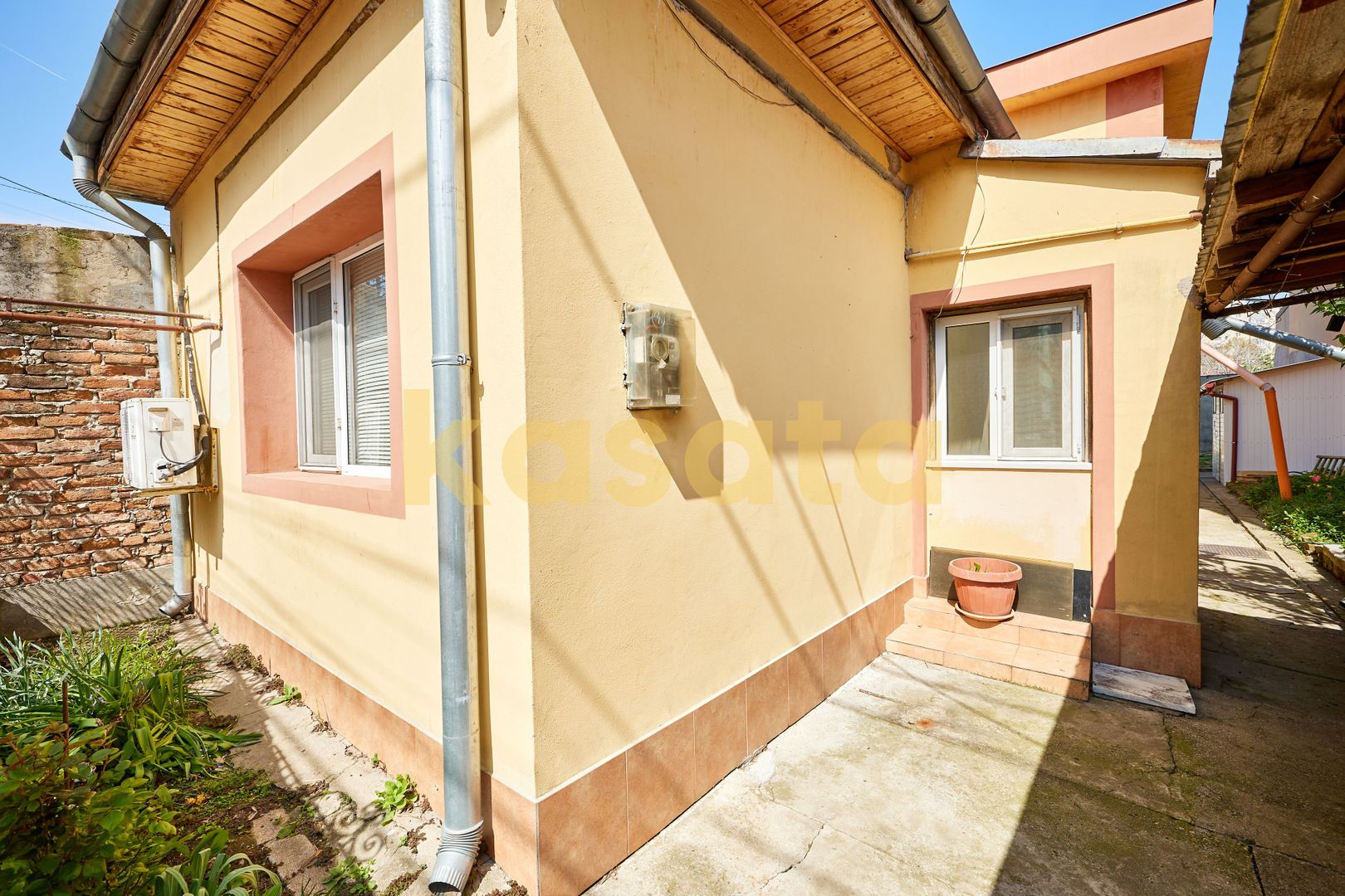 Casă cu 4 camere si curte | zona Regie | teren 252 mp - Poză 2
