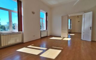 Apartament de vanzare situat ultracentral, langa Lic. E. Gojdu, Oradea - Poză 1
