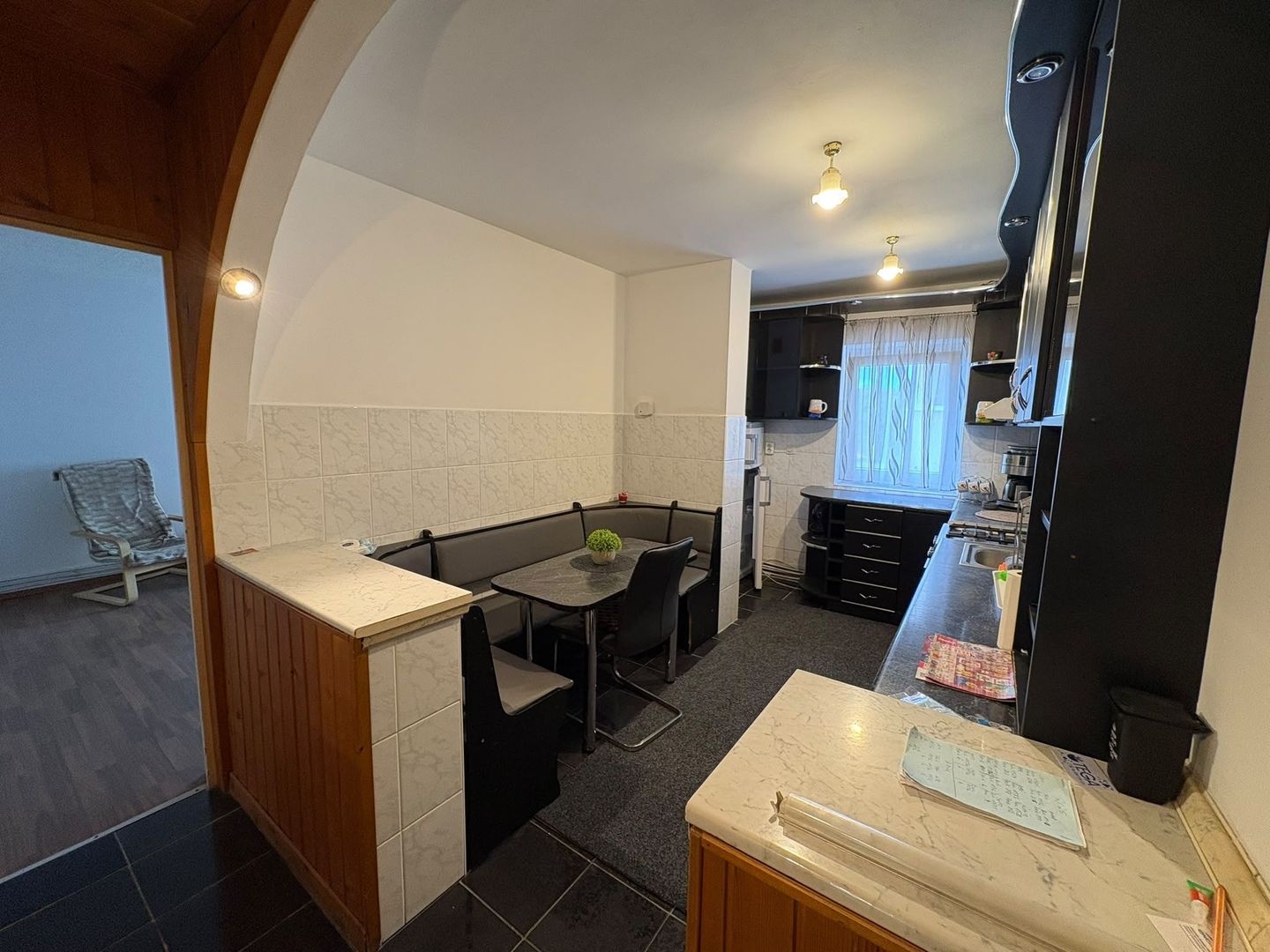 Apartament 4 decomandat camere 87 mp de închiriat zona semicentrala etaj 1 - Poză 1