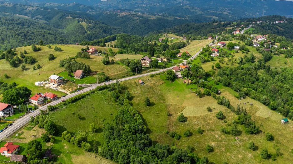 Aproape 4.000 mp, in fascinatia decorului montan, Bran, Moieciu de Jos, Brasov - Poză 5
