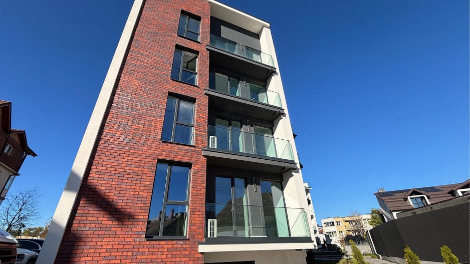 Apartament PREMIUM 3 camere cu GARAJ si boxa - zona Centrala - Poză 15