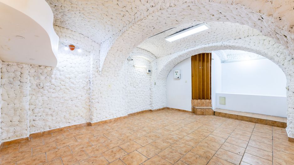 SPAȚIU COMERCIAL CENTRAL - Poză 2