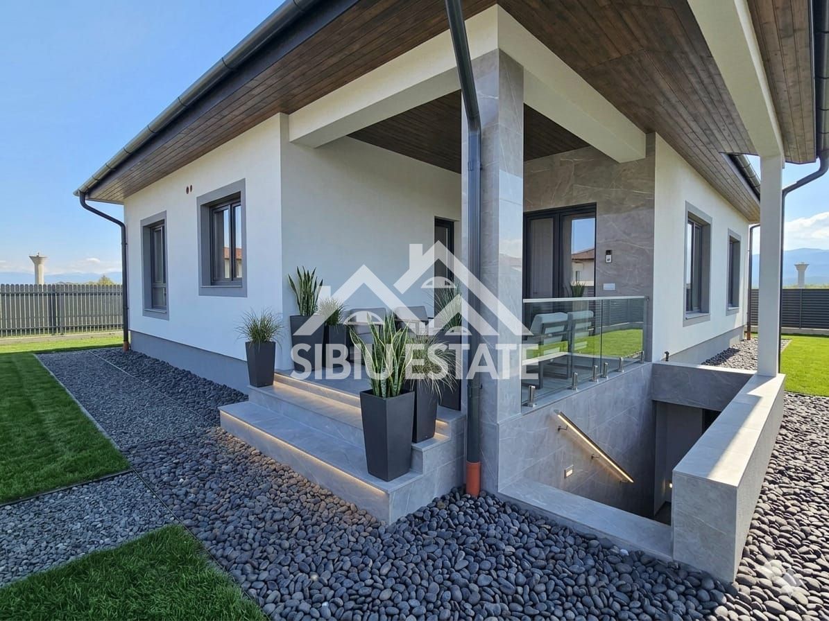 Casa cu pivnita, Sibiu Cristian - Poză 1