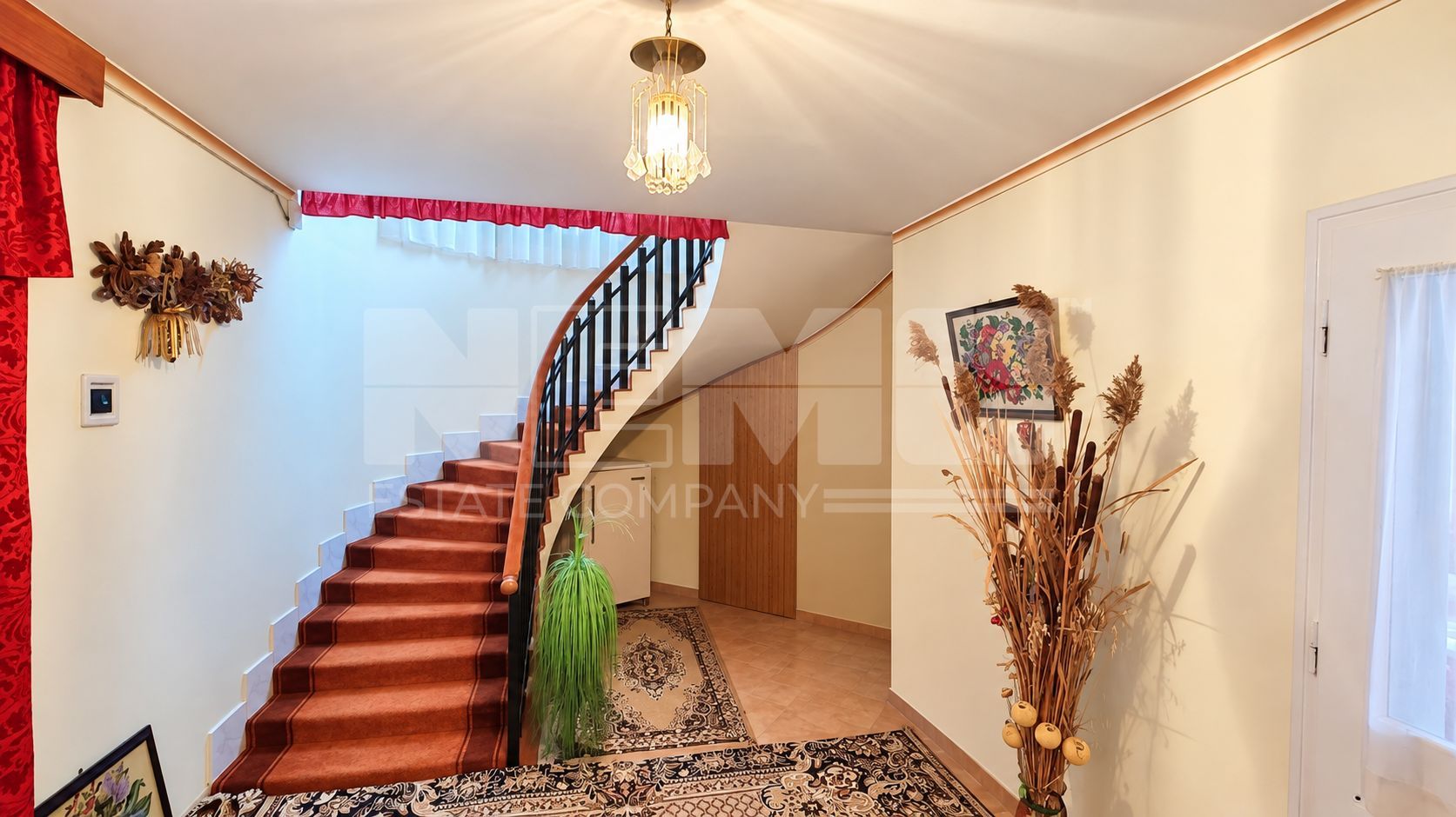 Vilă 5 camere | 200 mp utili | Teren 4.361 mp | Demisol + Mansardă - Poză 8