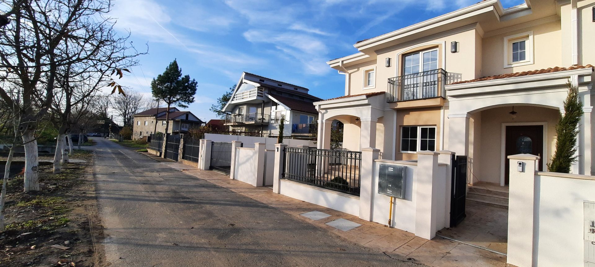 Locuinta deosebita cu finisaje PREMIUM - Poză 20