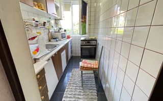 Apartament cu trei camere,etaj 2 - zona Cetatii - Poză 12