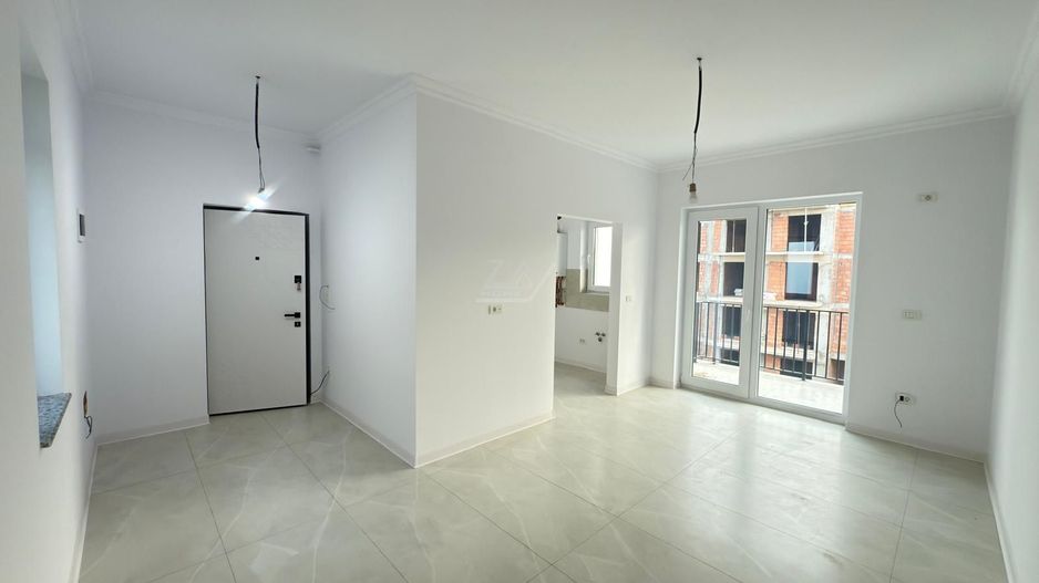 Asfalt. Loc de parcare. Etaj 1. - Poză 1