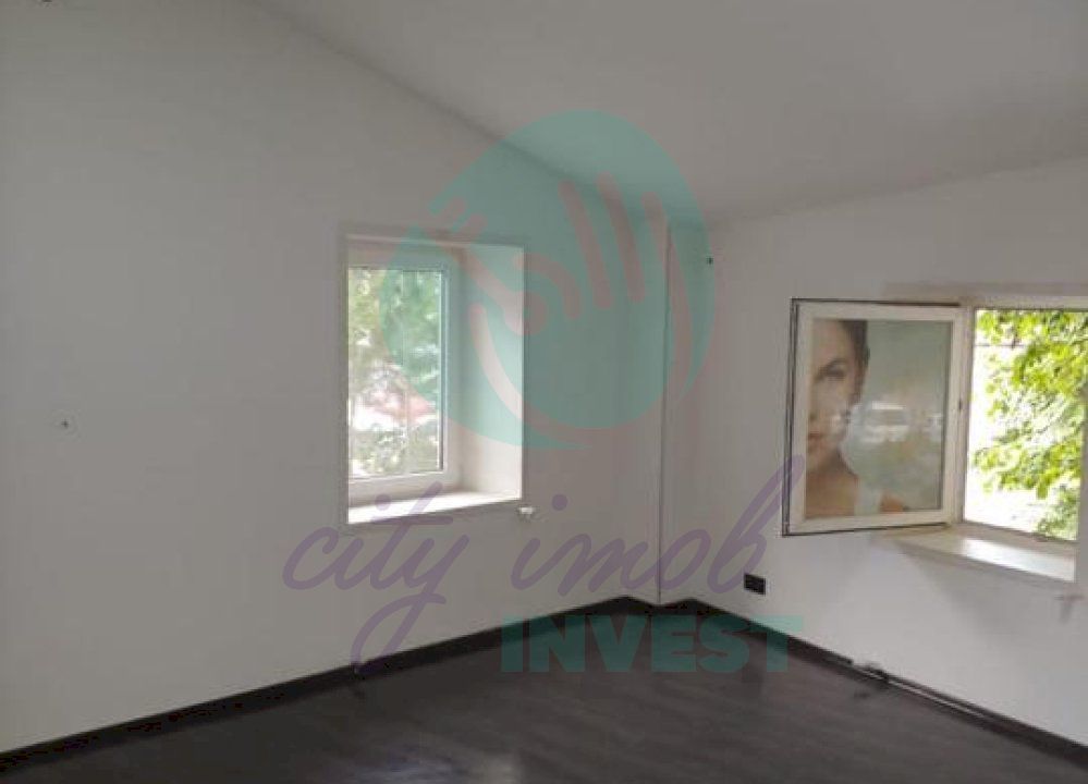 Casa consolidata in anul 2003 - spatiu comercial - Poză 6